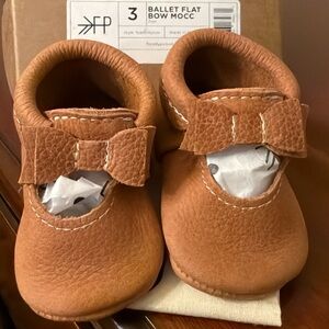 Kids Ballet Flat Bow Moccasins - Brown Freshly Picked size 3 (c5.5) soft sole